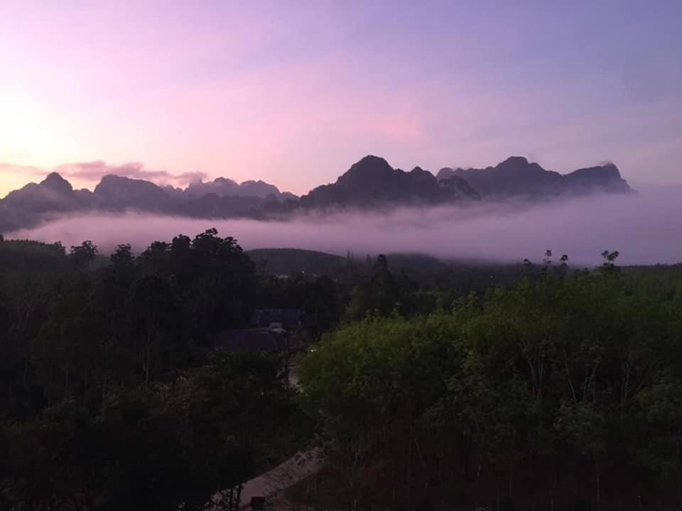 Billion Views Khaosok Homestay Khao Sok National Park Экстерьер фото